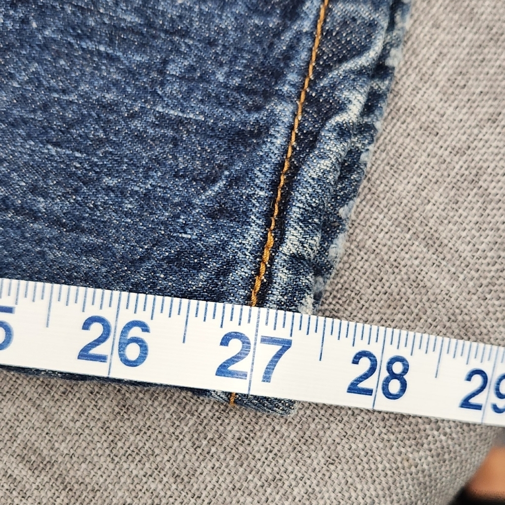 Levis 501 Button Fly Tapered 100% Cotton Distressed Style  Medium Wash Jeans. - Picture 6 of 12